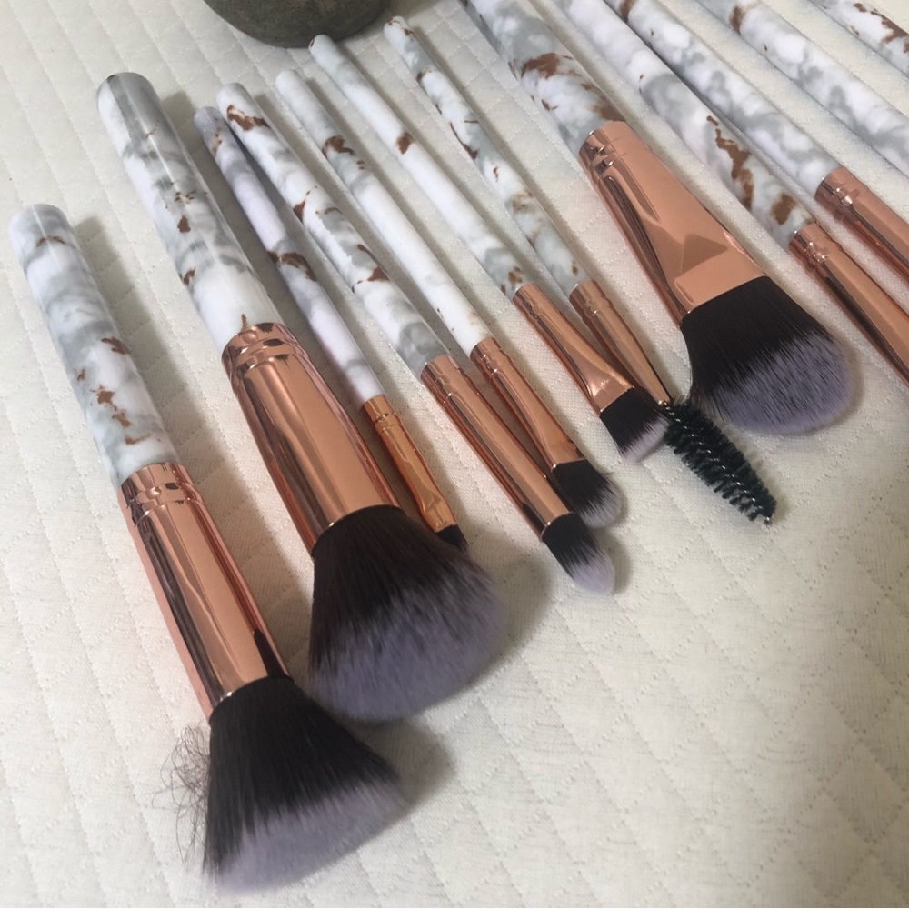 Brand New makeup brushes bundle 🤍 - Picture 7 of 8